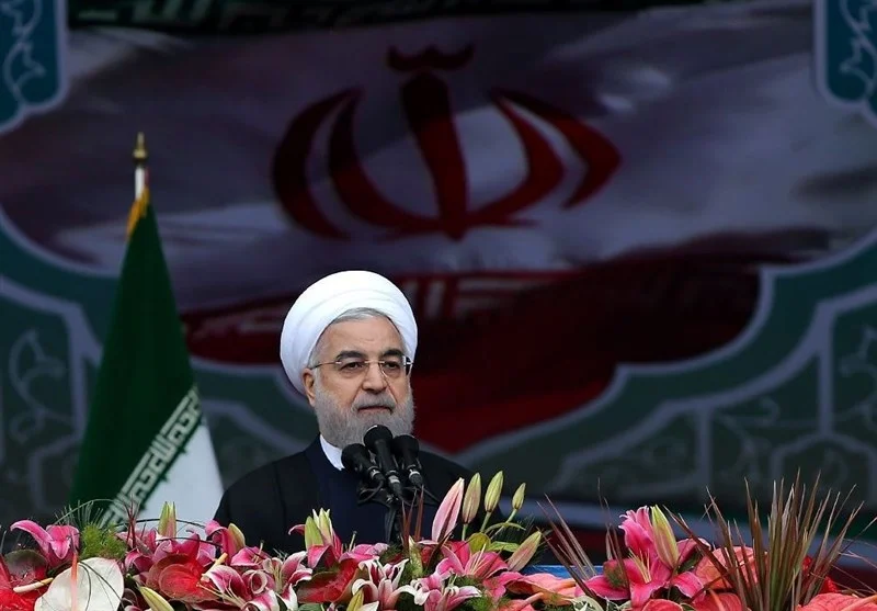 راهپیمایی ۲۲ بهمن ۹۷|روحانی: برای ساخت موشک از کسی اجازه نگرفته و نمی‌گیریم