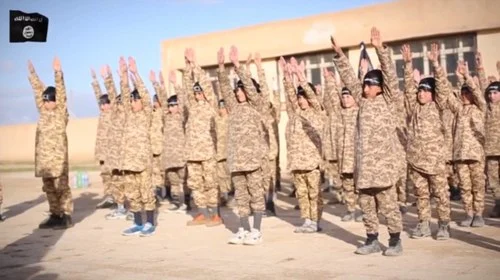 داعش: فرزند بدهید؛ آرد بگیرید!