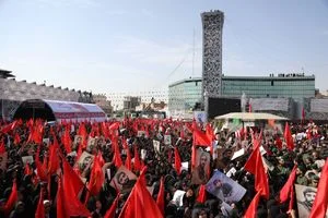 مردم تهران با حضور حماسی در تشییع شهید حججی «غوغا» کردند + عکس