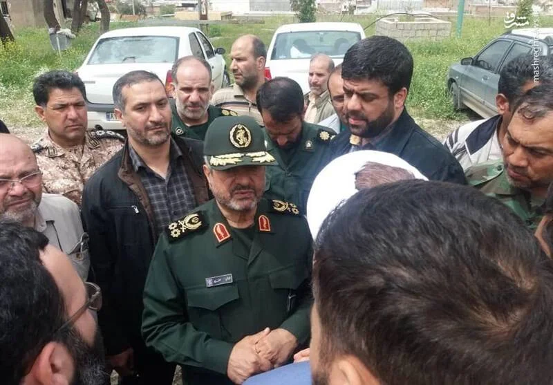 گفت‌وگوی فرمانده سپاه با سیل‌زدگان لرستان +عکس و فیلم
