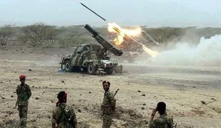 حملات موشکی و توپخانه ای ارتش یمن به مواضع نظامیان سعودی در مارب