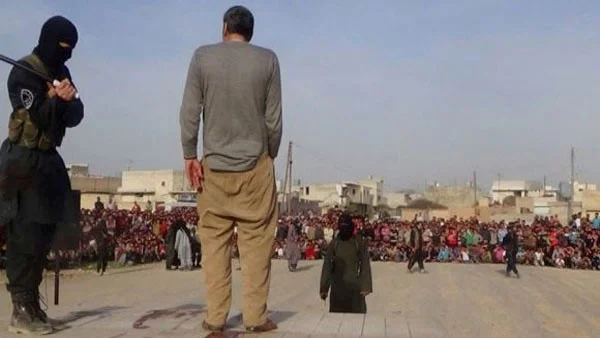 عناصر داعش "پیراهن مسی" را پاره کردند!