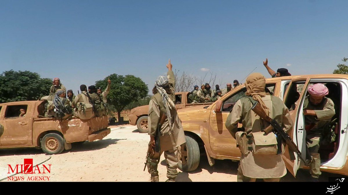 تصاویر داعش از درگیری با ارتش سوریه در پایگاه هوایی کویرس