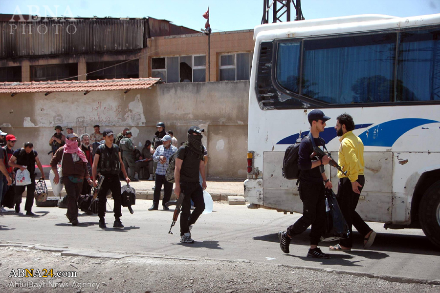 عکس خبری/ خروج عناصر گروه‌های تروریستی از شهر حمص سوریه