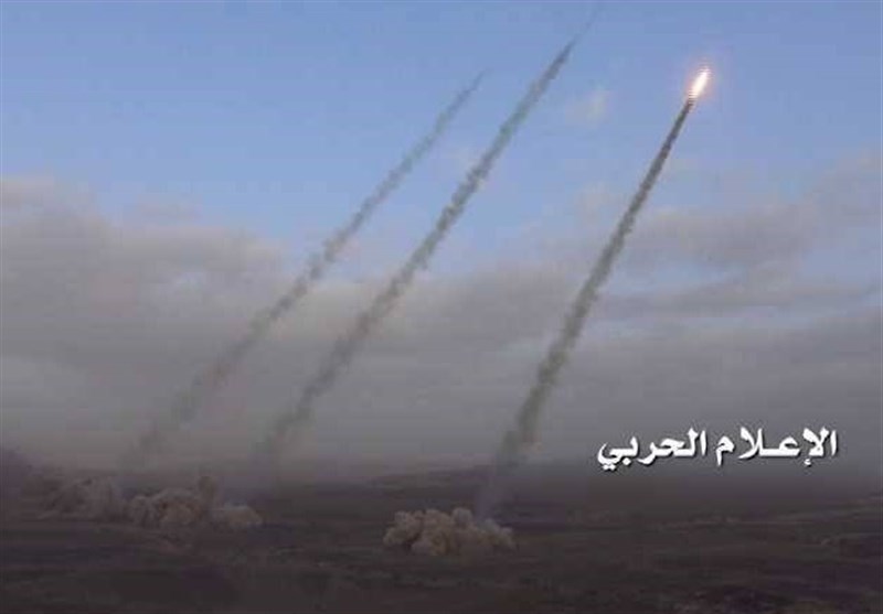 شلیک موشک بالستیک ارتش یمن به مواضع مزدوران عربستان/هلاکت ۳۰ مزدور
