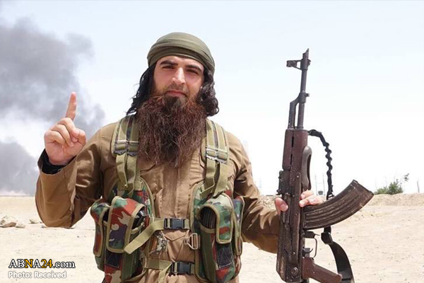 “ابوعایشه” فرمانده داعش در ایران چگونه سر می‌برید؟ + تصاویر(۱۸+)