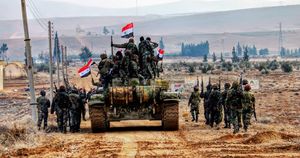 نیروهای نخبه جبهه مقاومت برای انتقام خون شیر صحرای سوریه وارد شهر دیرالزور شدند؛ ۵ درصد تا پاکسازی کامل نگین فرات از اشغال داعش +نقشه میدانی و عکس