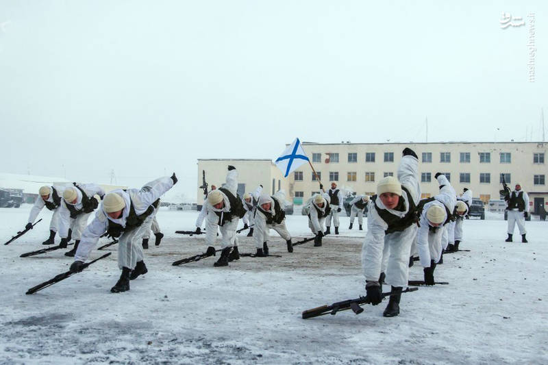 عکس/ آموزش تفنگداران نیروی دریایی روسیه در هوای برفی
