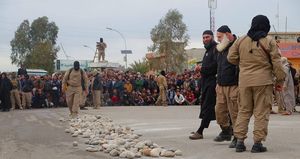 تحقیر افسر پلیس توسط داعشی‌ها/ روایتی از روزی که داعش به منطقه ایزدی‌ها حمله کرد