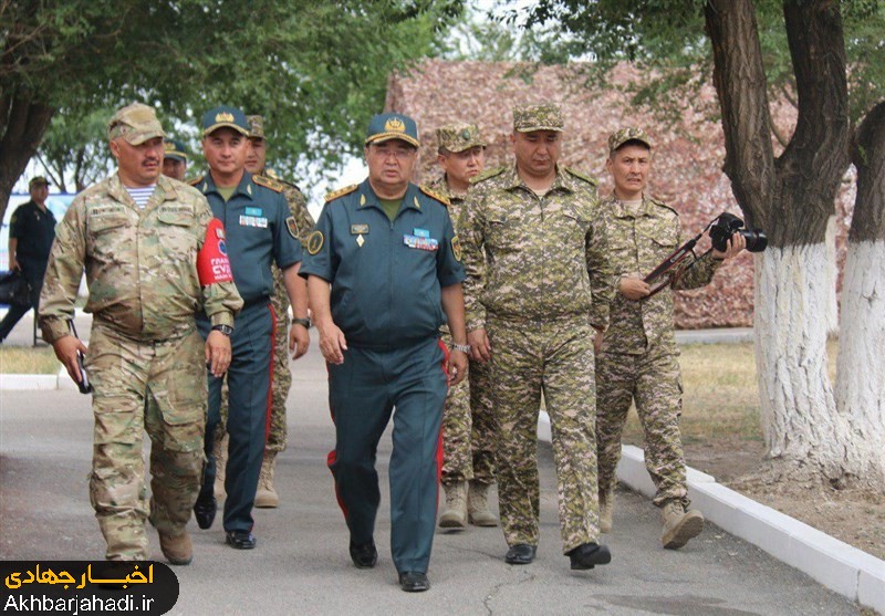 حضور وزیر دفاع قزاقستان در جمع تیم پهپاد ارتش + تصاویر