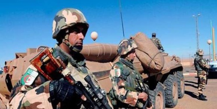 تحرکات ارتش الجزائر همزمان با تهدیدات فرمانده لیبی