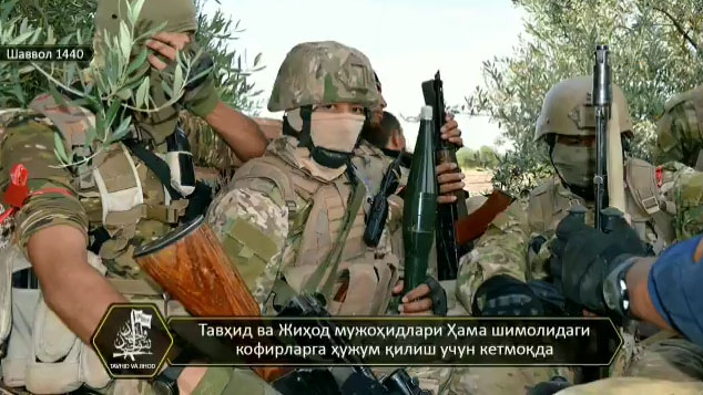 تصاویری از حضور گروه ازبکستانی “توحید و الجهاد” در نبردهای شمال غرب حماه