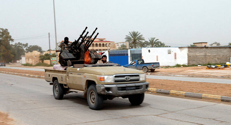 جدیدترین تحولات میدانی شمال غرب لیبی/ قدرت‌نمایی دوباره دولت وفاق برای نیروهای تحت فرمان آمریکا، رژیم سعودی و امارات + نقشه میدانی و عکس