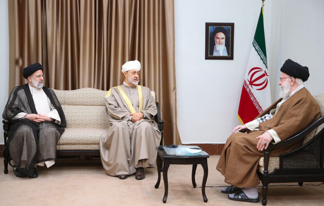 رهبر انقلاب در دیدار با سلطان عمان: از روابط با مصر استقبال می‌کنیم (تصویر)