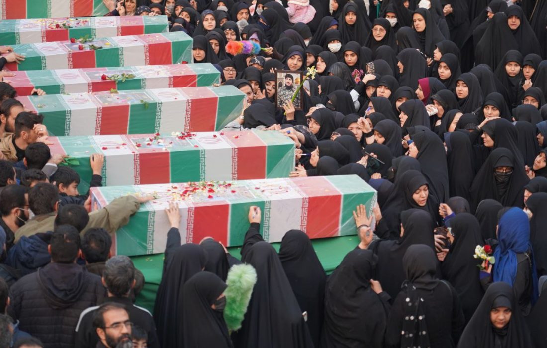 گزارش تصویری: مراسم وداع با پیکر های مطهر هشت شهید تازه تفحص شده مدافع حرم در معراج الشهدا تهران