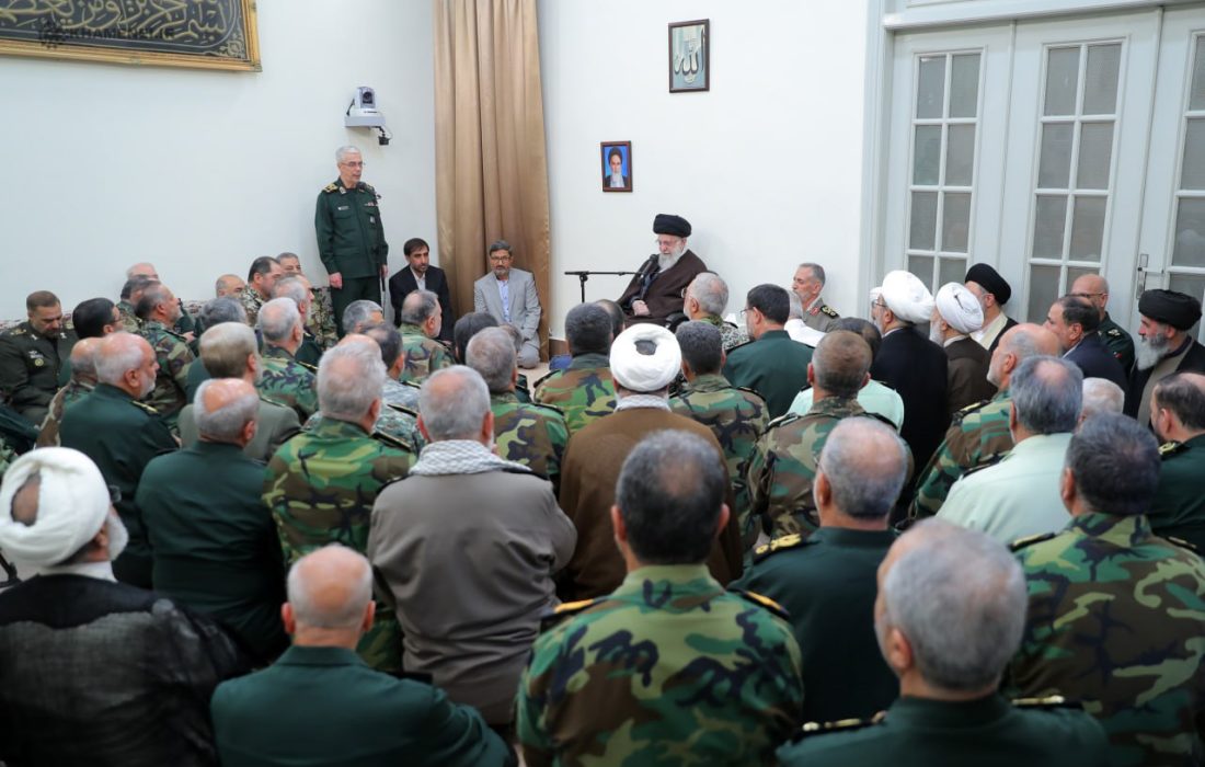 امام خامنه‌ای در دیدار با فرماندهان نظامی: ظهور قدرت ایران در عرصه بین‌المللی به اثبات رسید