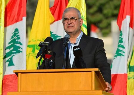 رئیس نمایندگان حزب‌الله: تحویل سلاح خودکشی است