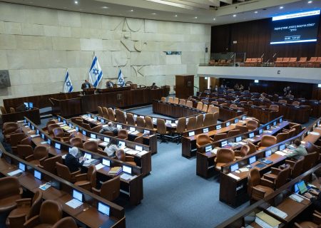 تلآویو به دنبال کنترل و سانسور بیشتر رسانهها