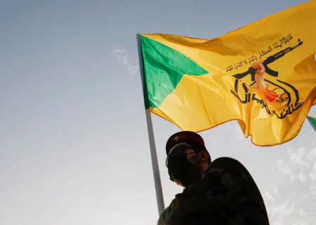 هشدار تند کتائب حزب‌الله عراق درباره فرستاده آمریکا؛ ارتباط با نماینده ترامپ خیانت است