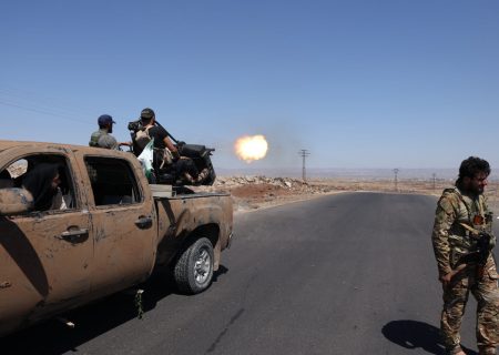 نیویورک تایمز مدعی شد: ارتش سایه اسد در تدارک شورش علیه الجولانی